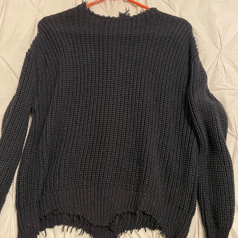 navy sweater - Picture 1 of 1